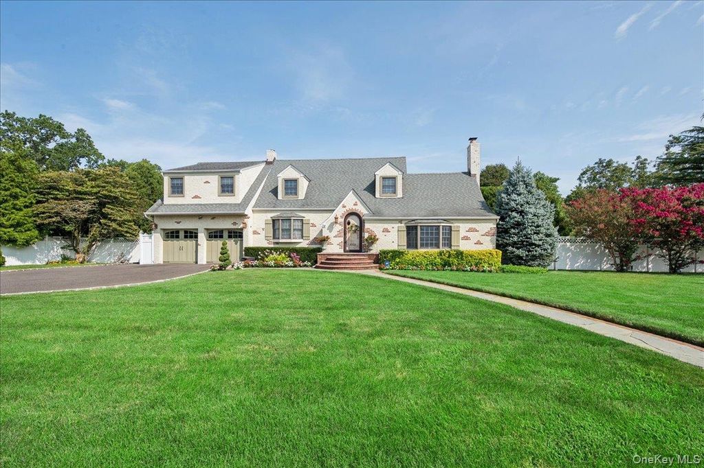 34 Albemarle Road, Westbury, NY 11590