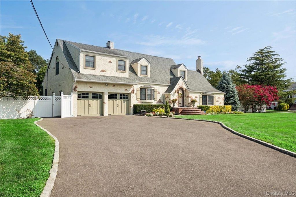 34 Albemarle Road, Westbury, NY 11590 — photo 2