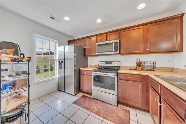 6810 Village Green DR, Roanoke, VA 24019