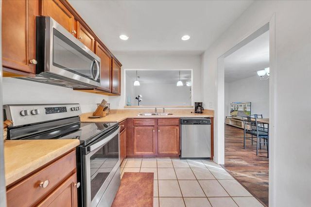 6810 Village Green DR, Roanoke, VA 24019