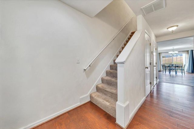 6810 Village Green DR, Roanoke, VA 24019