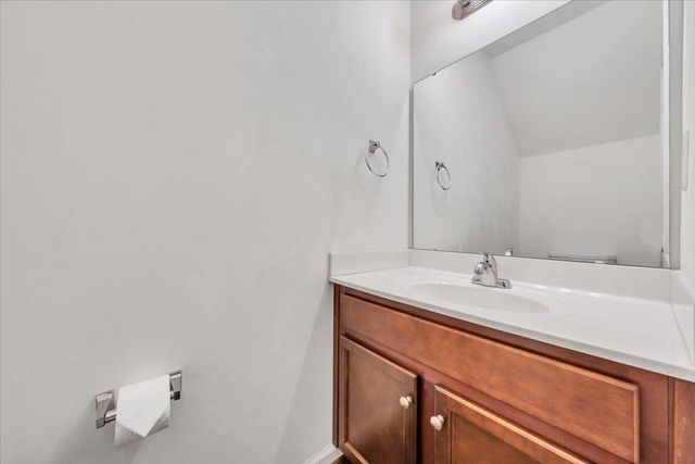 6810 Village Green DR, Roanoke, VA 24019