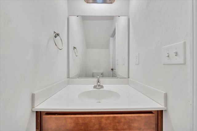 6810 Village Green DR, Roanoke, VA 24019