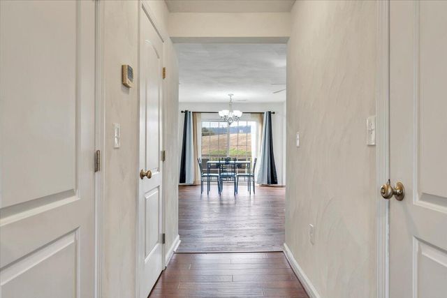 6810 Village Green DR, Roanoke, VA 24019