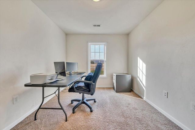 6810 Village Green DR, Roanoke, VA 24019