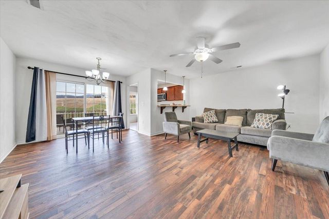 6810 Village Green DR, Roanoke, VA 24019