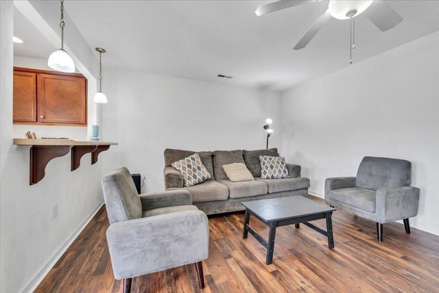 6810 Village Green DR, Roanoke, VA 24019