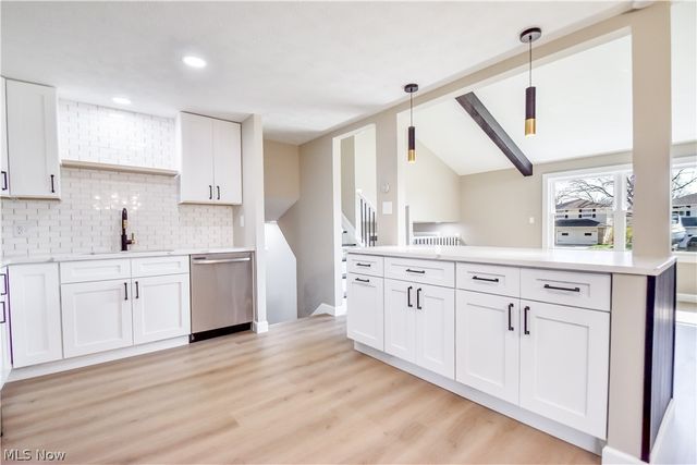 447 Saint Lawrence Boulevard, Eastlake, OH 44095
