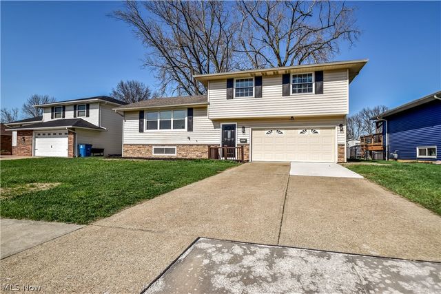 447 Saint Lawrence Boulevard, Eastlake, OH 44095