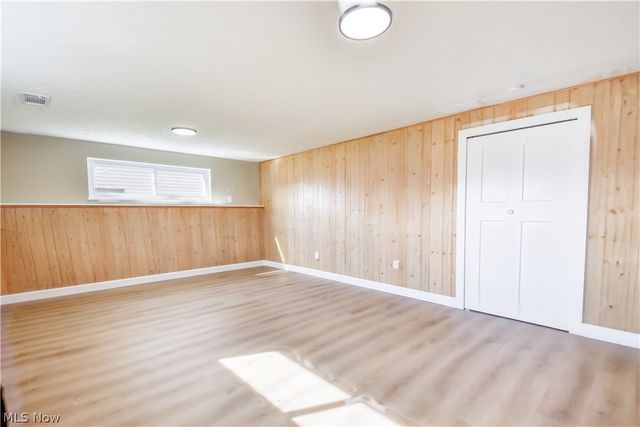 447 Saint Lawrence Boulevard, Eastlake, OH 44095