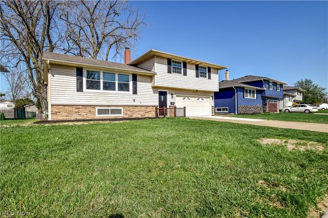 447 Saint Lawrence Boulevard, Eastlake, OH 44095