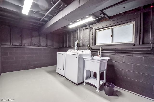 447 Saint Lawrence Boulevard, Eastlake, OH 44095