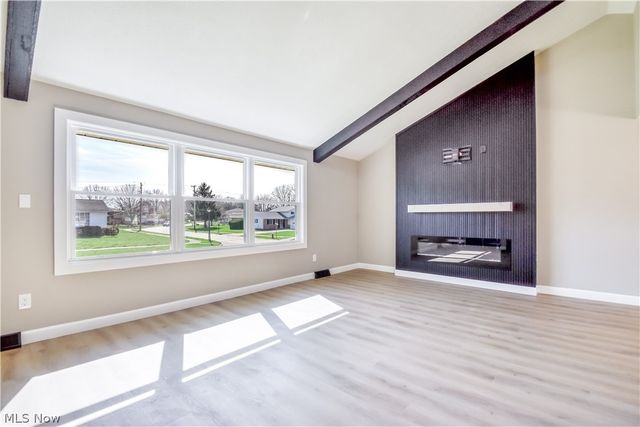 447 Saint Lawrence Boulevard, Eastlake, OH 44095
