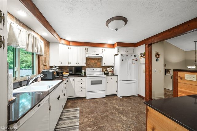 11836 Kenyon Drive, Hiram, OH 44234