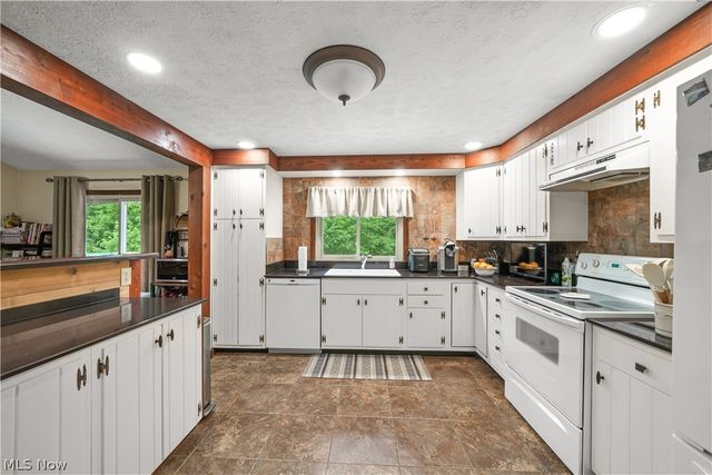 11836 Kenyon Drive, Hiram, OH 44234
