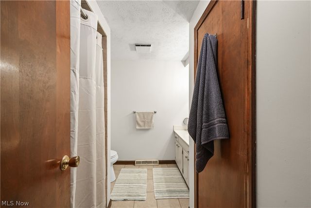 11836 Kenyon Drive, Hiram, OH 44234
