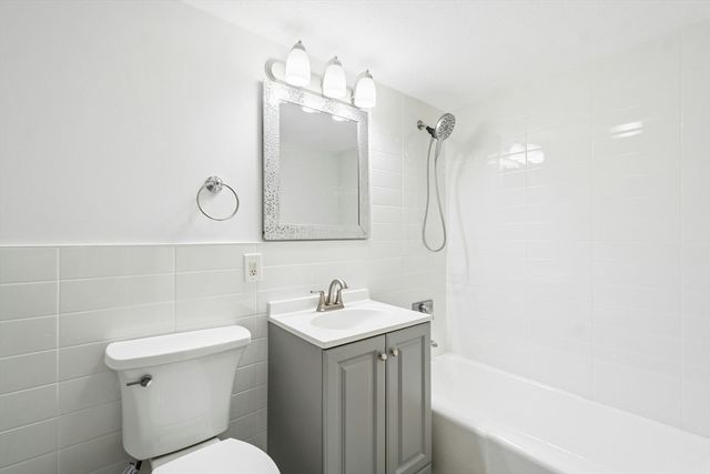 585 Revere Beach Pkwy 509, Revere, MA 02151