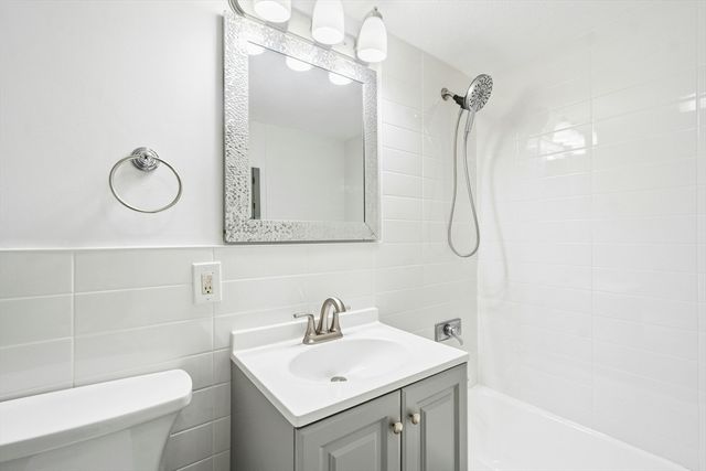 585 Revere Beach Pkwy 509, Revere, MA 02151