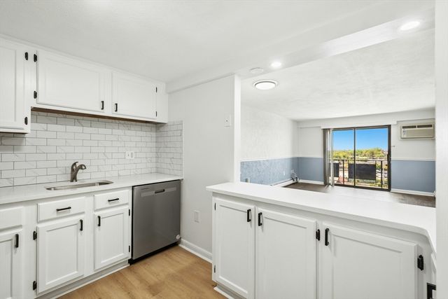 585 Revere Beach Pkwy 509, Revere, MA 02151