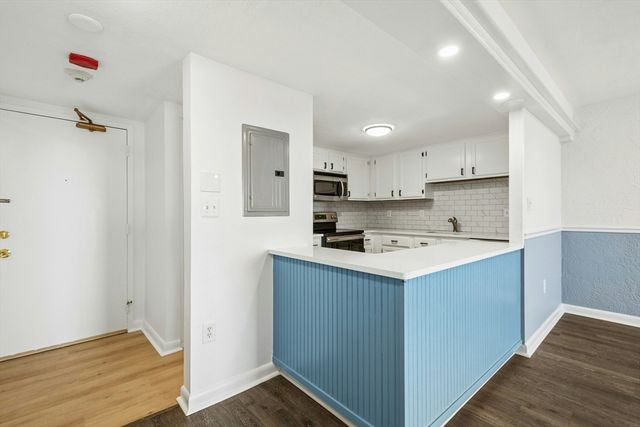 585 Revere Beach Pkwy 509, Revere, MA 02151
