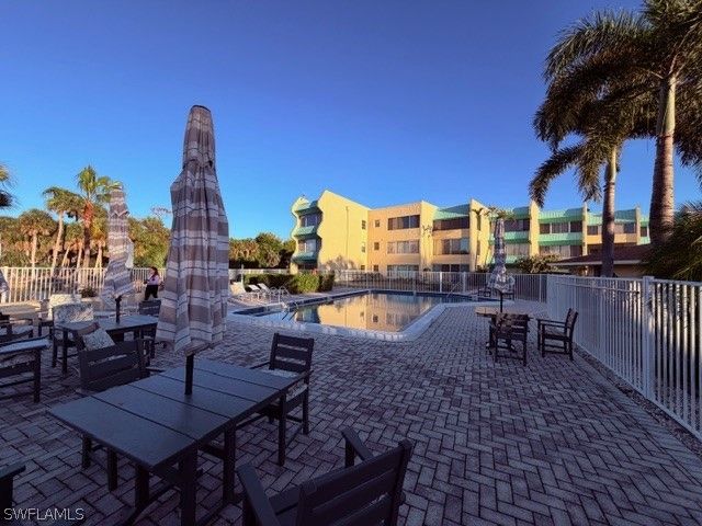 925 Palm View DR 121, Naples, FL 34110