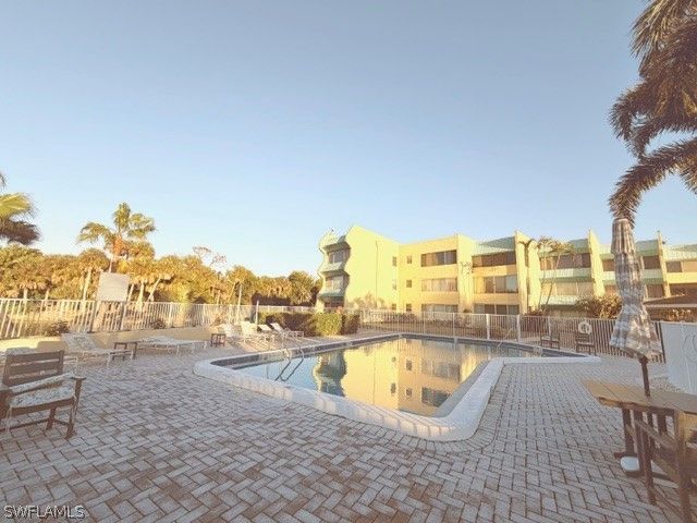 925 Palm View DR 121, Naples, FL 34110