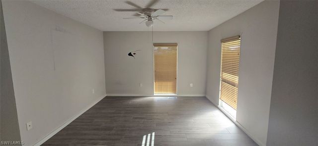 925 Palm View DR 121, Naples, FL 34110