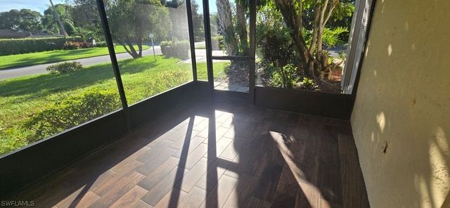 925 Palm View DR 121, Naples, FL 34110