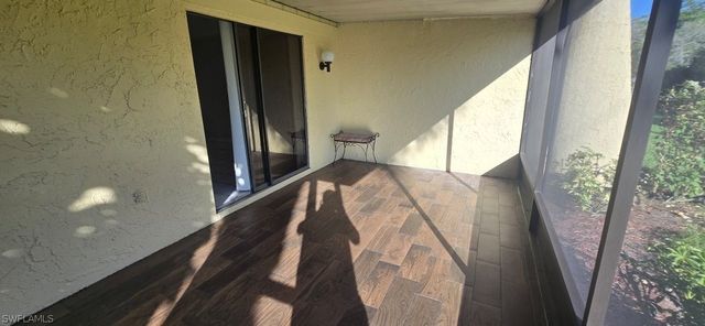 925 Palm View DR 121, Naples, FL 34110