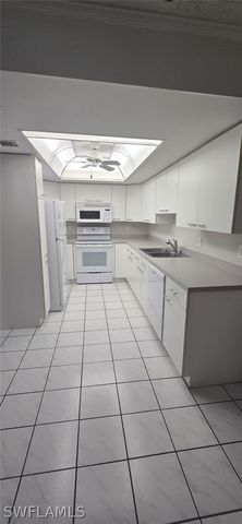 925 Palm View DR 121, Naples, FL 34110