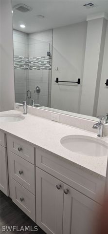 925 Palm View DR 121, Naples, FL 34110