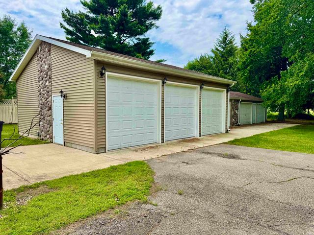3401 Pleasant Plain Avenue, Elkhart, IN 46517