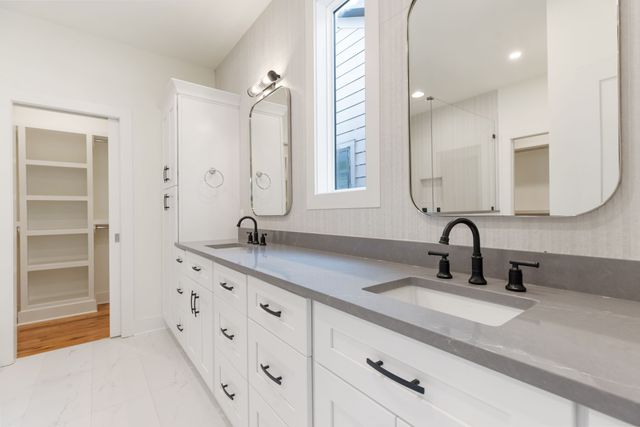 413 Achievement Dr, Nashville, TN 37209