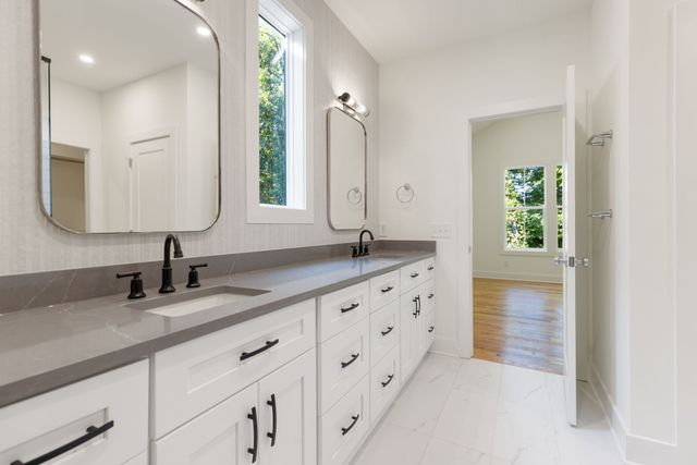 413 Achievement Dr, Nashville, TN 37209