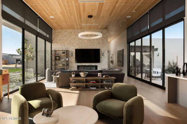 7034 E PARADISE Drive, Scottsdale, AZ 85254