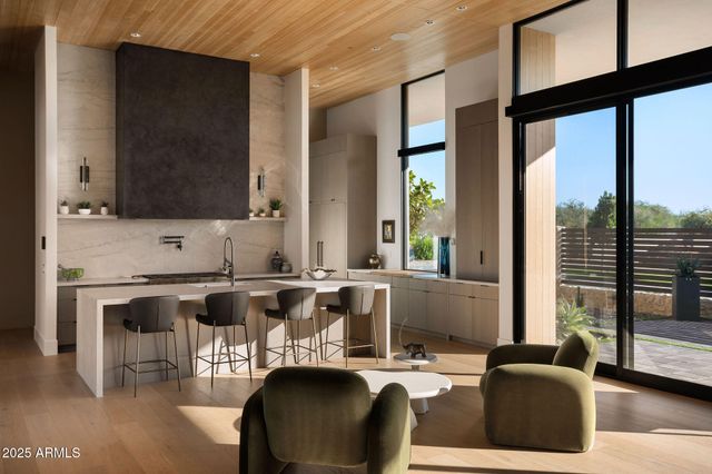 7034 E PARADISE Drive, Scottsdale, AZ 85254