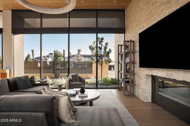 7034 E PARADISE Drive, Scottsdale, AZ 85254