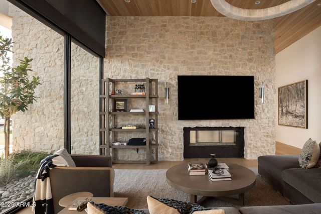 7034 E PARADISE Drive, Scottsdale, AZ 85254