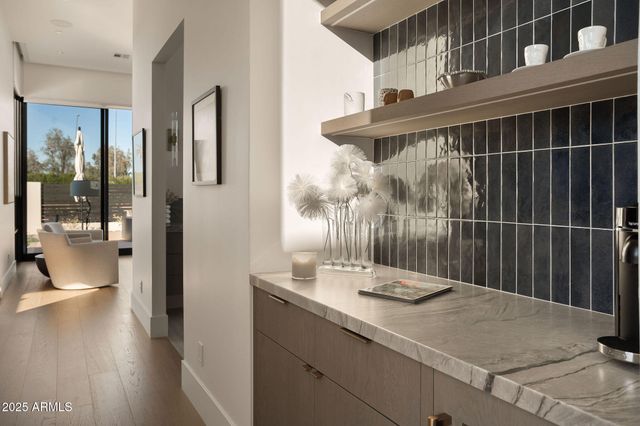 7034 E PARADISE Drive, Scottsdale, AZ 85254