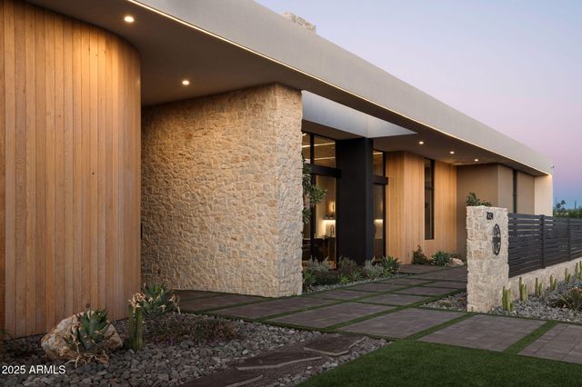 7034 E PARADISE Drive, Scottsdale, AZ 85254