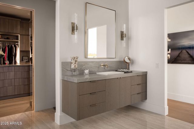 7034 E PARADISE Drive, Scottsdale, AZ 85254