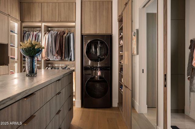 7034 E PARADISE Drive, Scottsdale, AZ 85254