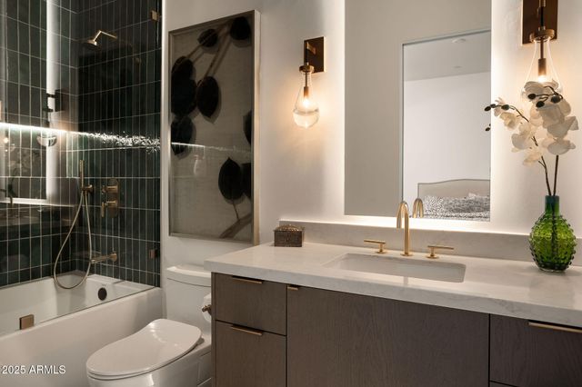 7034 E PARADISE Drive, Scottsdale, AZ 85254