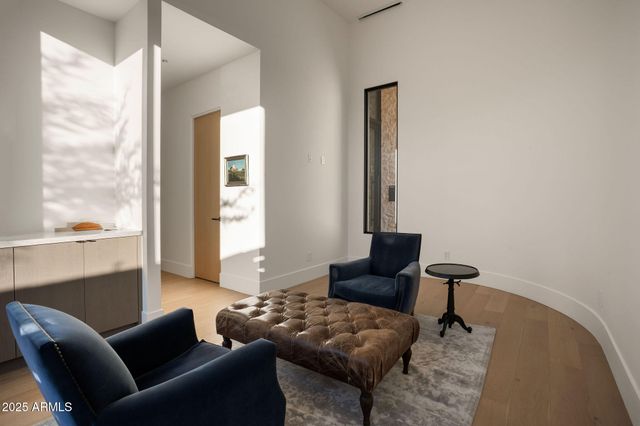 7034 E PARADISE Drive, Scottsdale, AZ 85254