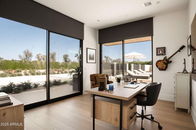 7034 E PARADISE Drive, Scottsdale, AZ 85254