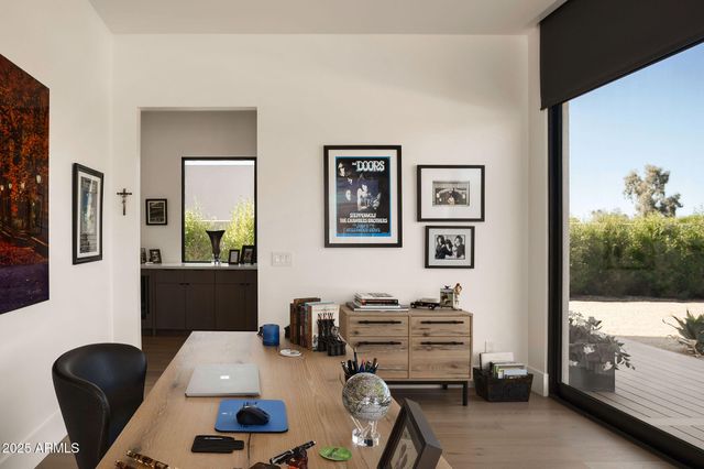 7034 E PARADISE Drive, Scottsdale, AZ 85254