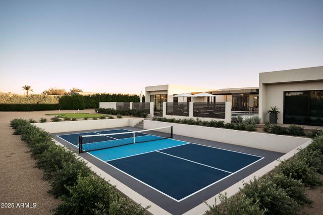 7034 E PARADISE Drive, Scottsdale, AZ 85254