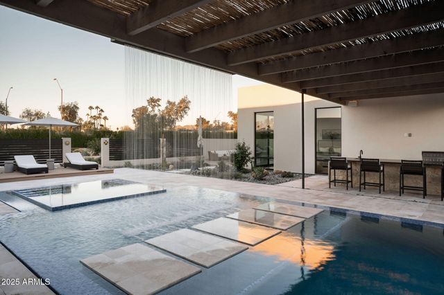 7034 E PARADISE Drive, Scottsdale, AZ 85254