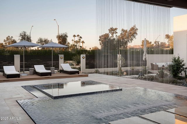 7034 E PARADISE Drive, Scottsdale, AZ 85254