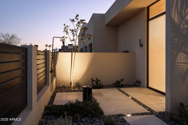 7034 E PARADISE Drive, Scottsdale, AZ 85254